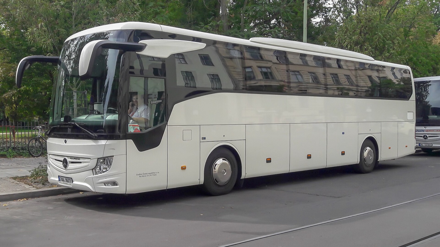 Luxury touring coach 2026